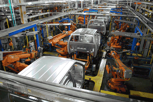 GM robots manufacture trucks