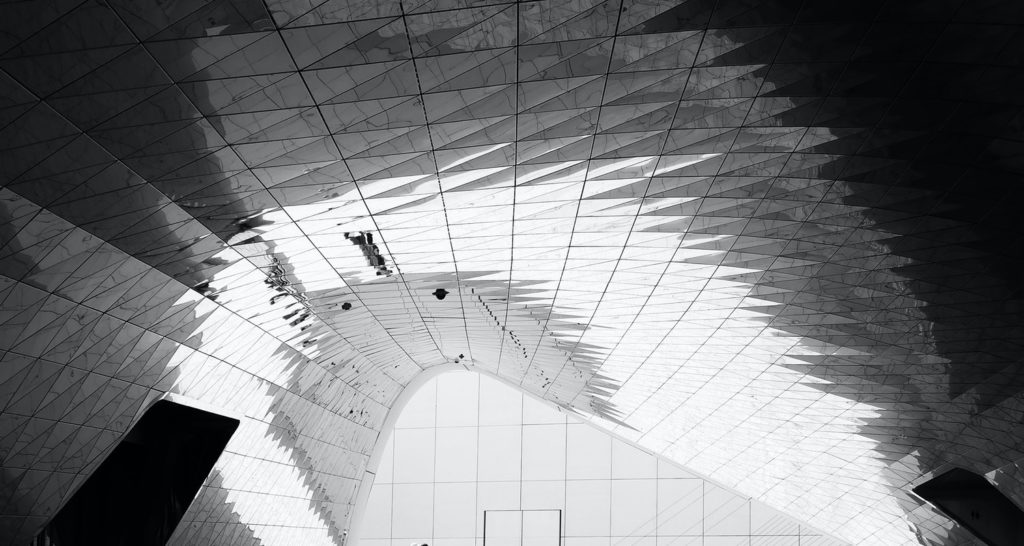 People tunnel mirrors repeating