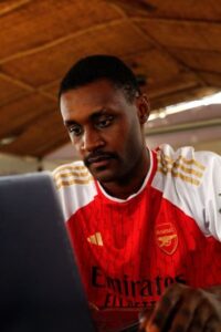 Sports fan searching online
