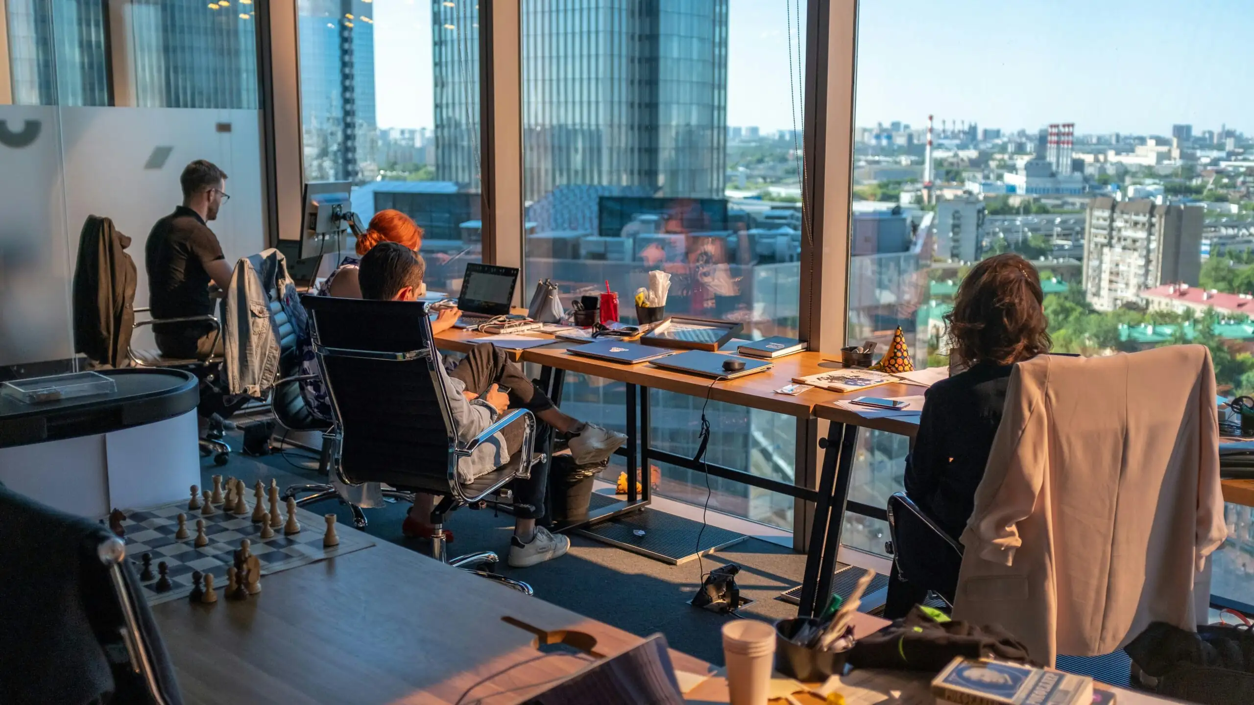 A Very Human Guide to GEO Strategy for Content Marketing – How to Not Be Left Behind by Robots